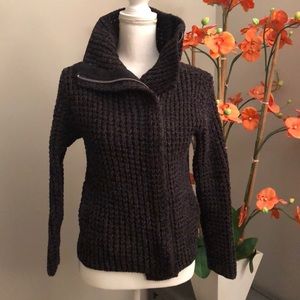 GAP gray sweater with zipper and pockets
